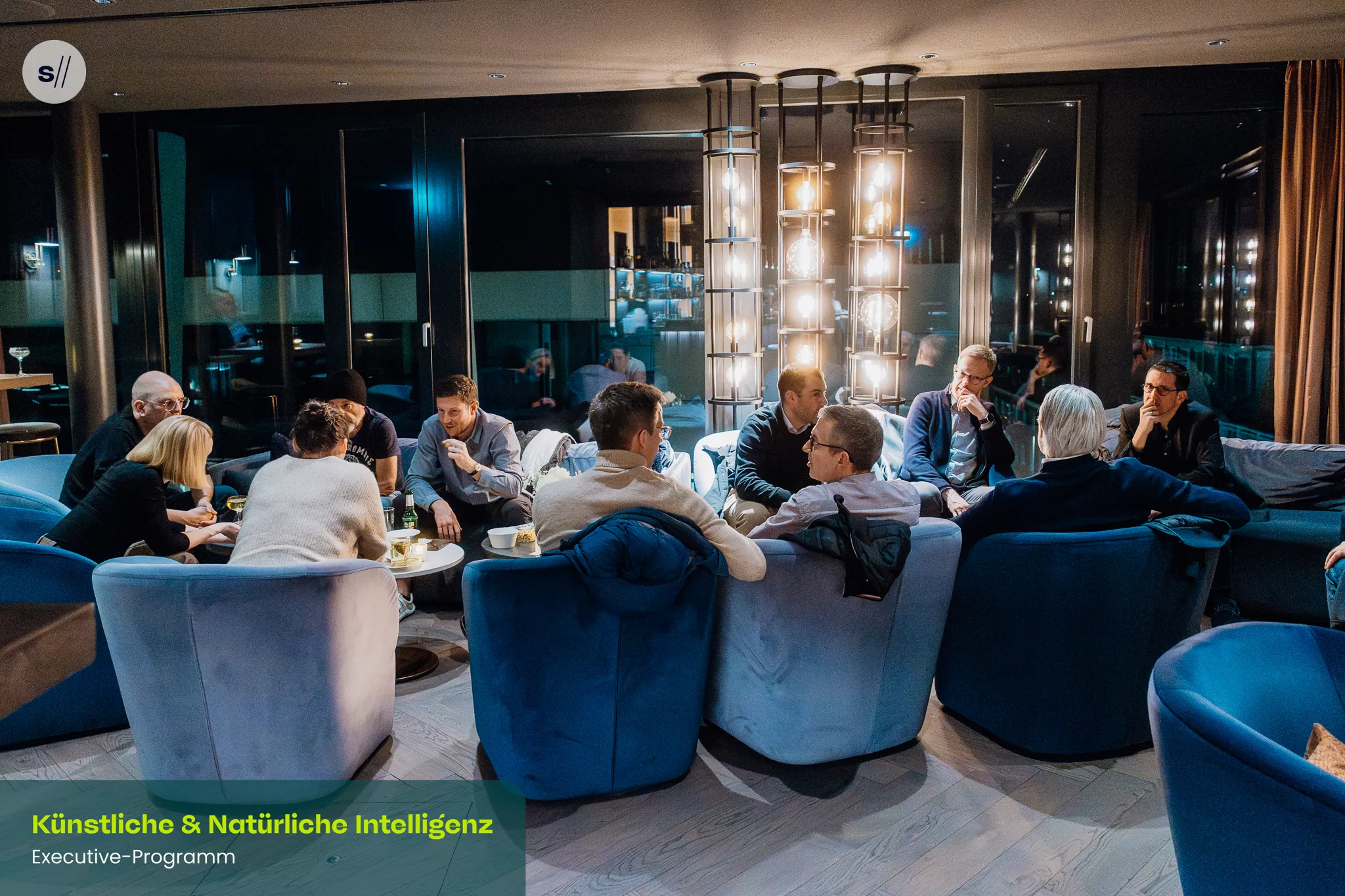 Entspannte Gespräche beim Abendprogramm der Denkwerkstatt