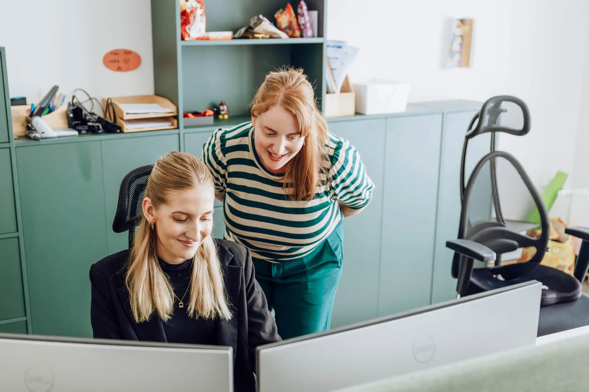 Mitarbeiterinnen im Gespräch