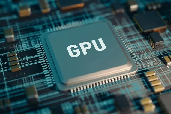 GPU-Chip auf einer Platine – warum wir KI-Beschleuniger mieten statt kaufen